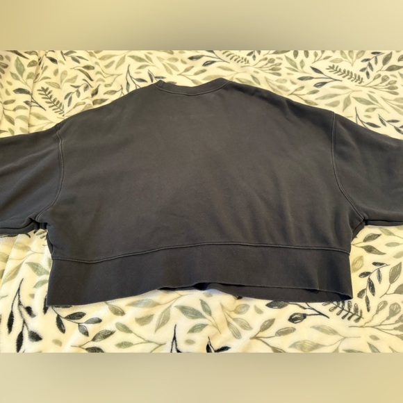 Nike Cropped Crewneck Drop Shoulder VERY GOOD CONDITION - Picture 4 of 5
